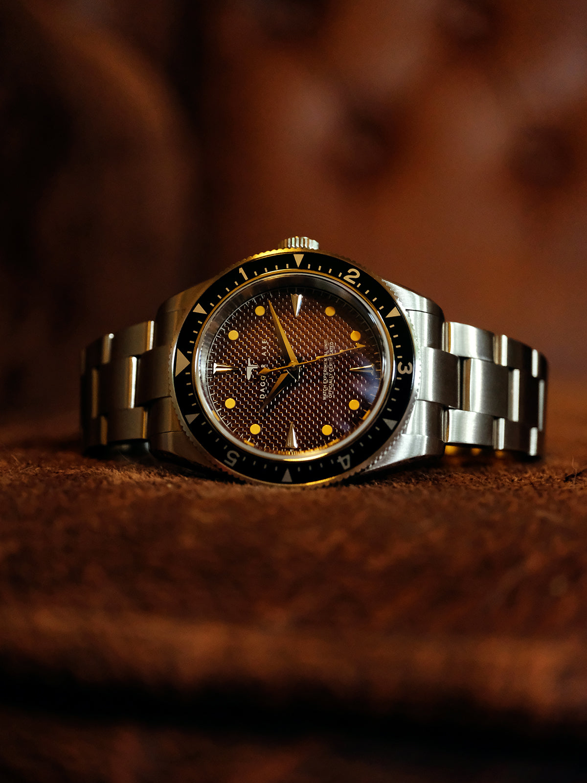DAGGER A.X.E. Brown Dial vintage dive watch side profile showing 14mm case thickness