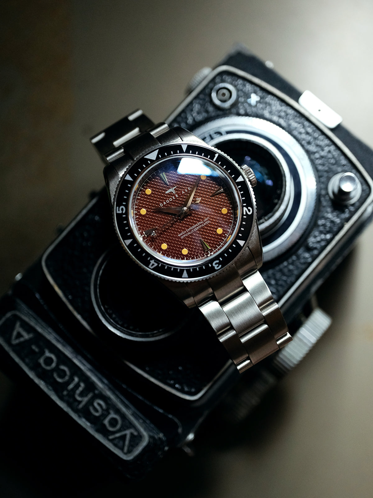 DAGGER A.X.E. Brown Dial Vintage Dive Watch full view with stainless steel bracelet