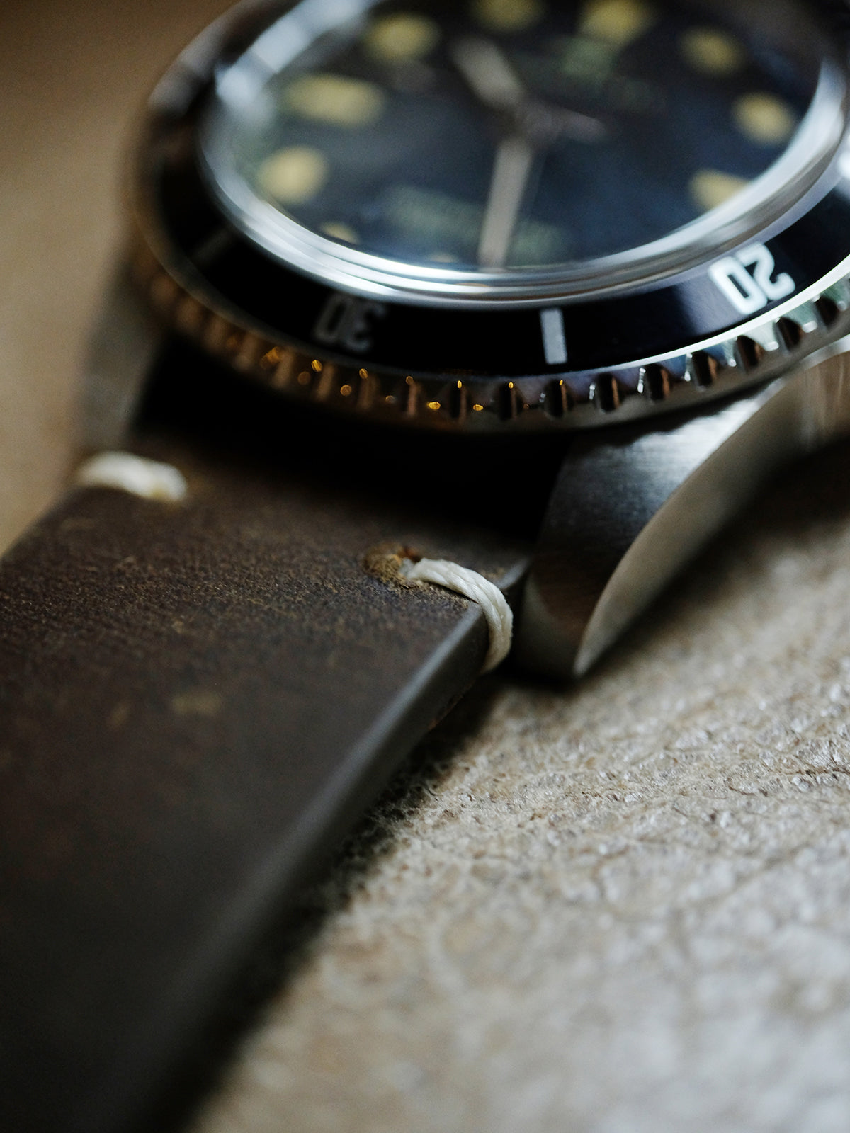 DAGGER A.X.E. MK1 watch bezel and crystal profile view showing 14mm thickness