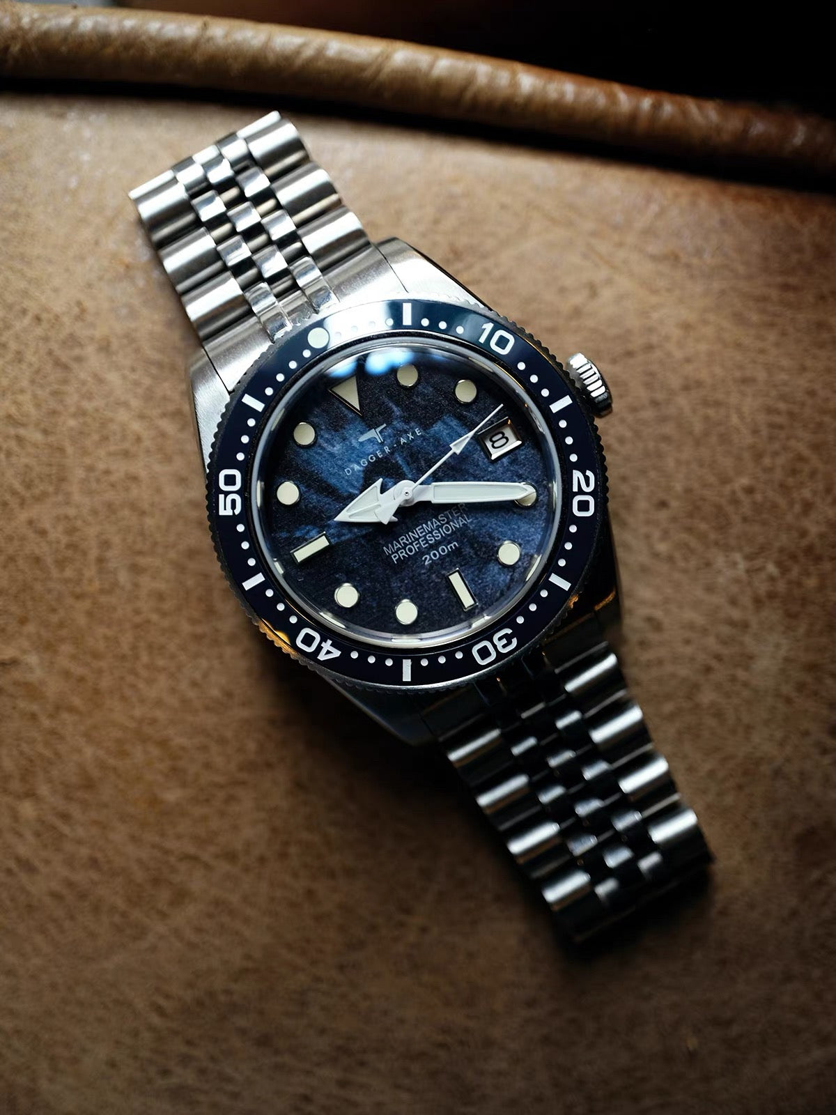 DAGGER AXE Marine Master vintage dive watch front view