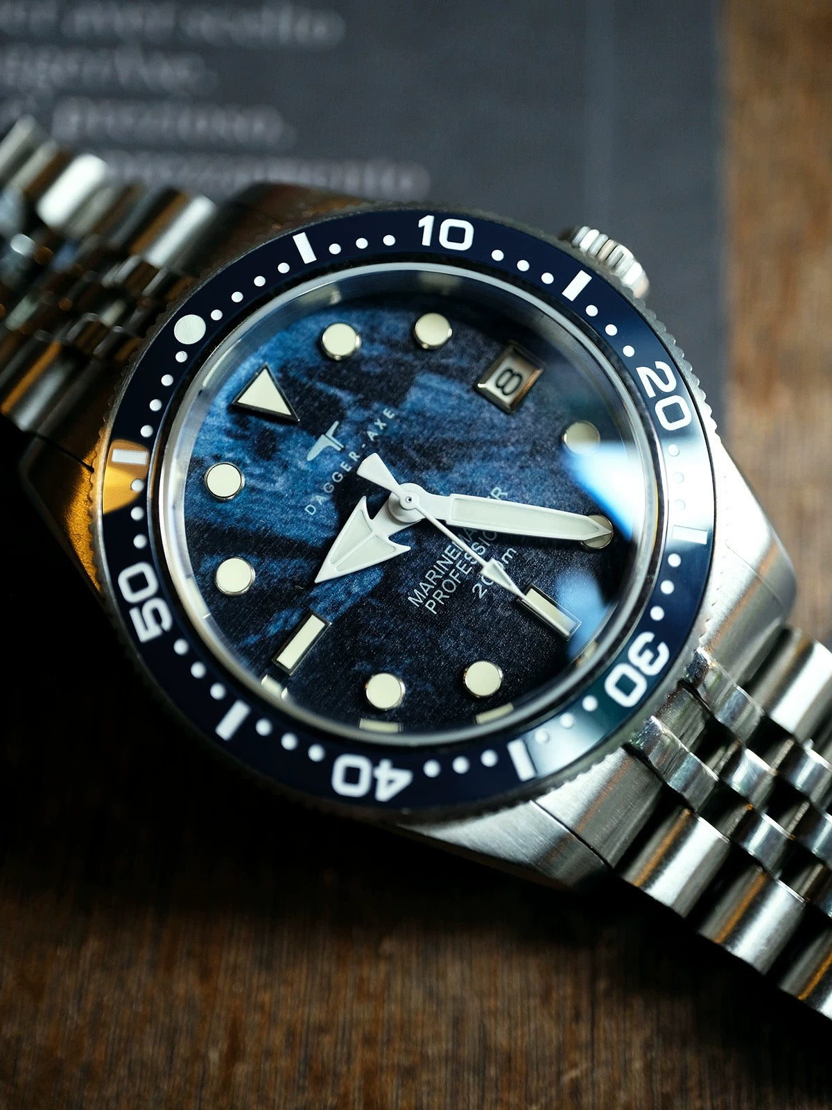 DAGGER AXE Marine Master stainless steel bracelet detail
